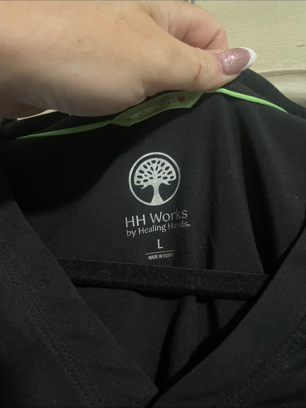 healing hands Black V-Neck Short Sleeve Scrub Top with Dual Front Pockets - Picture 3 of 5